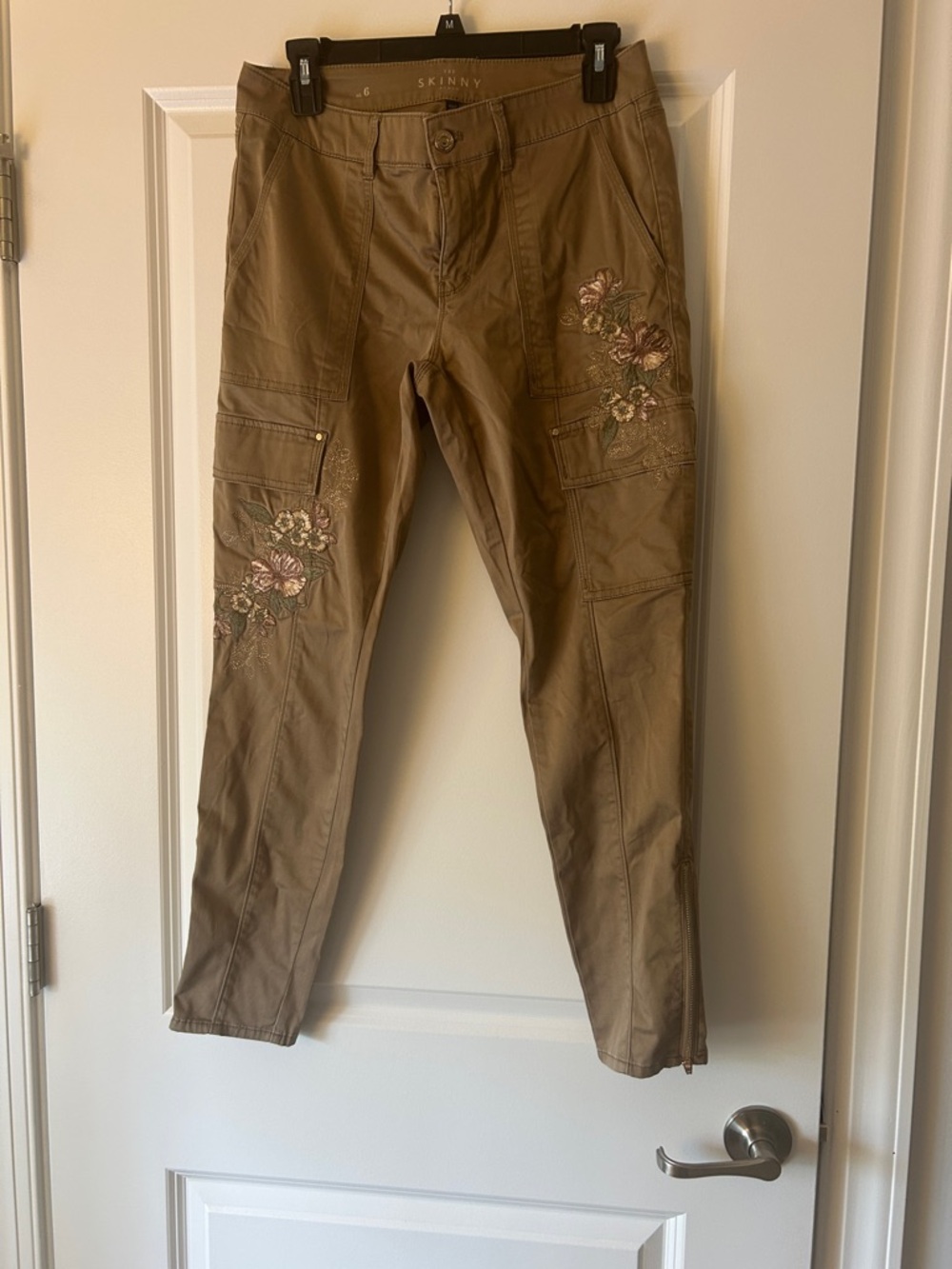White House Black Market Olive Floral Embroidered Cargo Pants